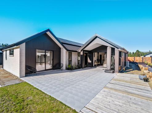16 Pollock Street, Alexandra