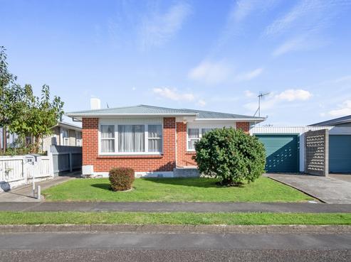 38 Karaka Crescent, Levin