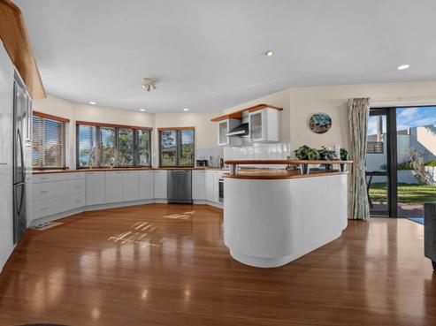 17 Eastwood Rise, Browns Bay