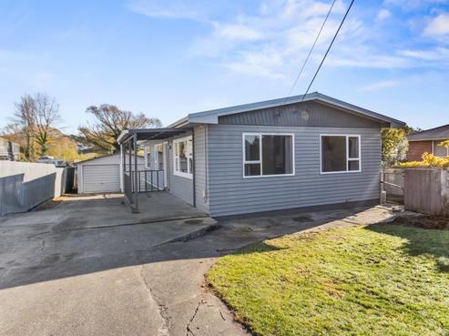 11 Grants Road, Marchwiel