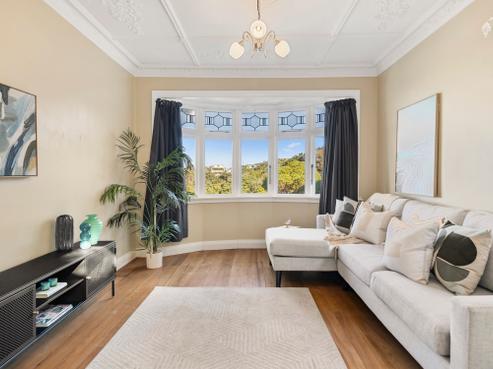 15 Oku Street, Island Bay