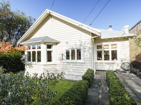 6 Albert Street, Saint Clair