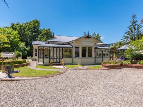 16 Rata Road, Raumati Beach