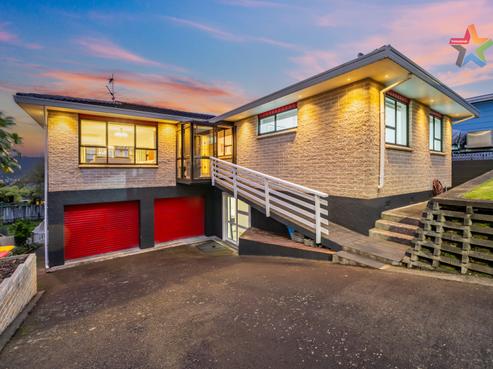 4 Gainsborough Grove, Belmont