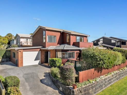 64 Potter Avenue, Northcote