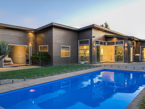23 Darjon Drive, Huntington