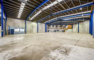 High stud, tilt slab industrial - Takanini