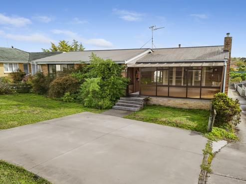 11 Thomson Avenue, Dinsdale