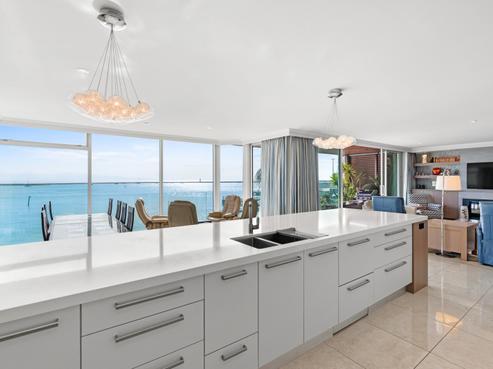 206/283 Wakefield Quay, Stepneyville