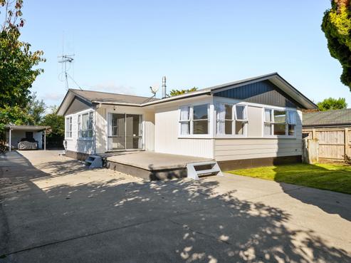 16 Caernarvon Street, Dinsdale