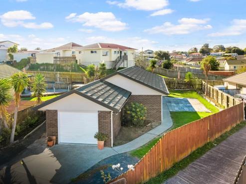 45 Robert Ross Place, Clendon Park