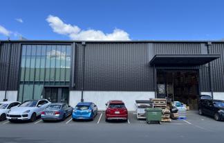 High-stud modern warehouse (7.5m+)