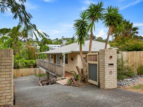 6 Donald Street, Stanmore Bay