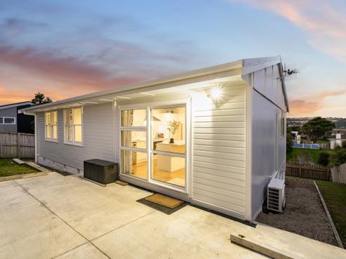110 Te Pene Avenue, Titahi Bay