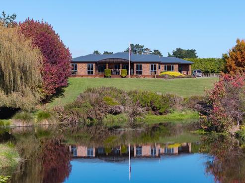 25 Twin Peaks Grove, Levin