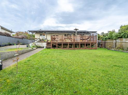 31 Theodore Street, Bluff