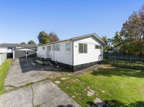 13 Hyperion Drive, Randwick Park