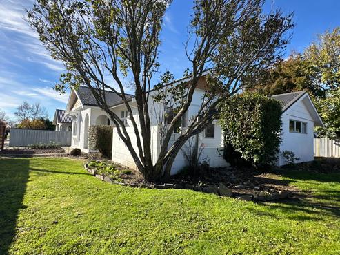 11 Beach Road, Hampstead