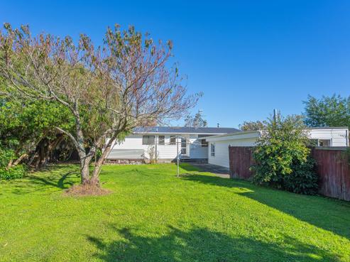 8 Andrew Street, Waikanae