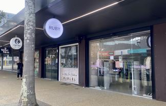 Tidy retail on Hurstmere