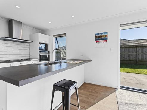 8C Amy Way, Bell Block