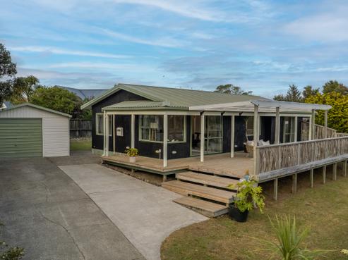38 Freyberg Crescent, Waikanae Beach