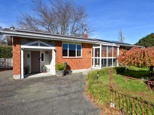 481 High Street South, Carterton