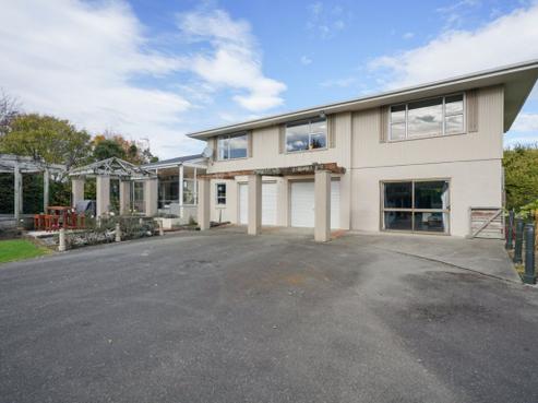 29 District Road, Waimatua
