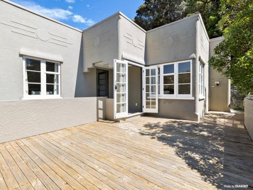 122 The Parade, Island Bay