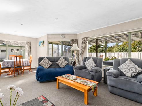 2/15 Burness Road, Greenmeadows