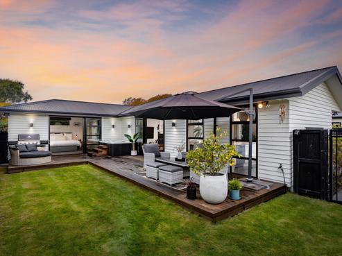 100 Hills Road, Edgeware