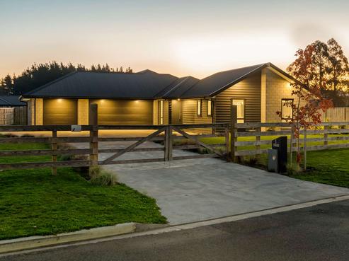 1 Harrier Place, Amberley