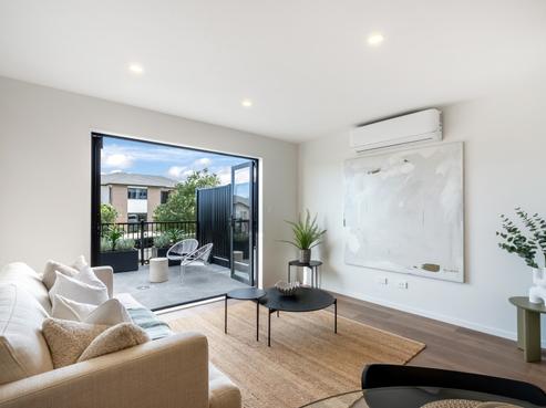 8/4 Ngaroma House Drive, Hobsonville