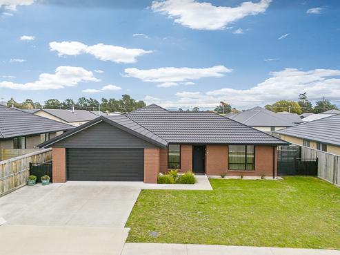 10 Caproni Road, Burleigh