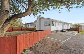 67 Cobham Crescent, Kelston