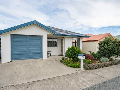 16 The Drive, Richmond