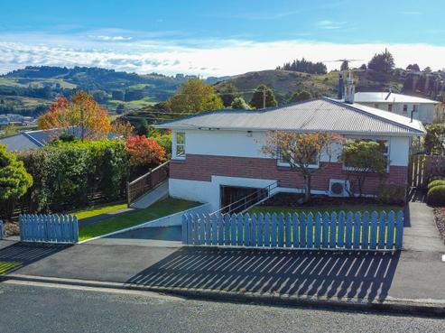 16 Bell Crescent, Concord
