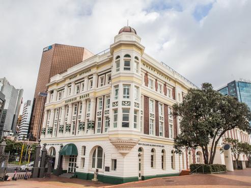 2/1 Queens Wharf, Wellington Central