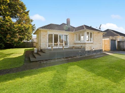 2 Kenney Crescent, Fairfield