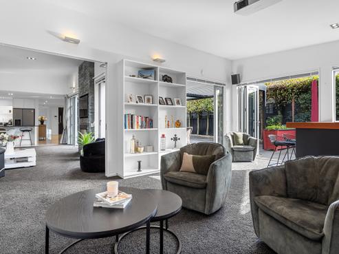 40 Roosevelt Avenue, Saint Albans