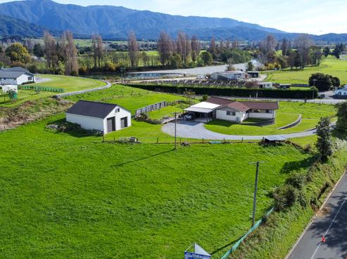 2075 Takaka Valley Highway, Takaka