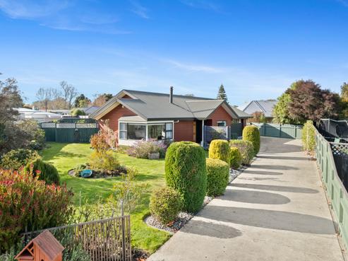 15 Tudor Grove, Feilding