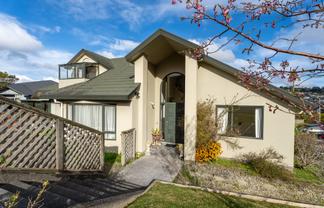 16 Waverton Terrace, Churton Park