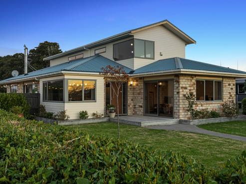 19 East Bank Road, Thornton