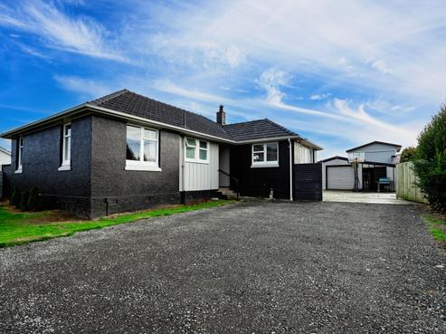 70 Murphy Street, Strathern