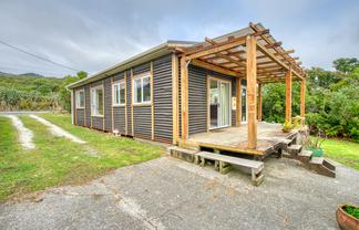 1307 Coast Road, Nine Mile