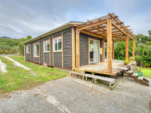 1307 Coast Road, Nine Mile