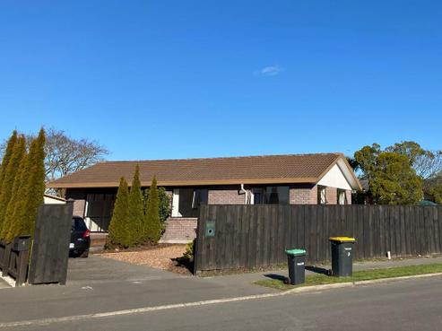 2 Giles Place, Shirley