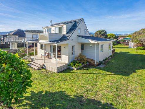 114 Field Way, Waikanae Beach