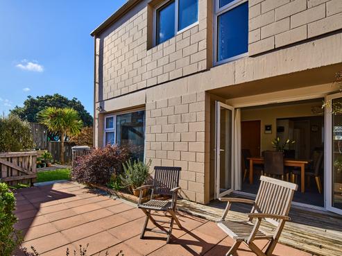 302 Mansfield Street, Newtown